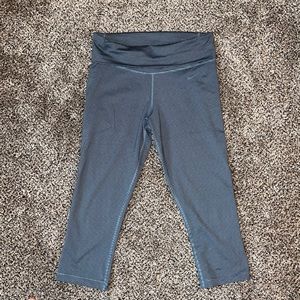 Nike striped cropped leggings